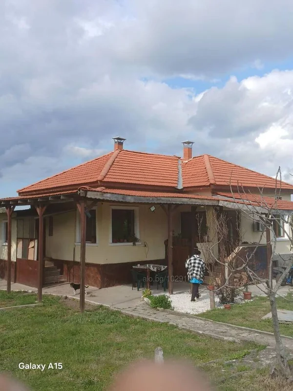 Casă renovată cu 4 camere și grădină mare – Spasovo, Dobrici