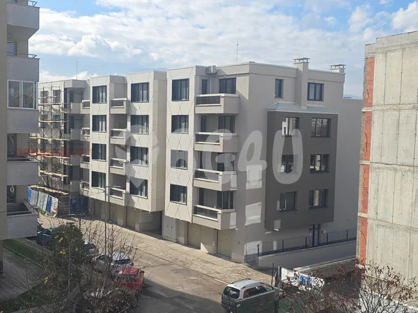 Apartament cu 3 camere în orașul. Sofia, Druzhba 1