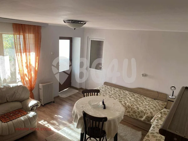 Casă de vânzare în satul Goricene, comuna Șabla, regiunea Dobrici