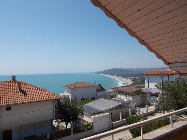 Vilă cu 3 etaje și panoramă spectaculoasă la mare în Balcic